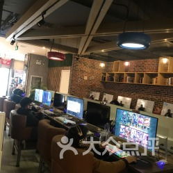 五角场大学区电竞网吧 连锁经营下的服务新体验